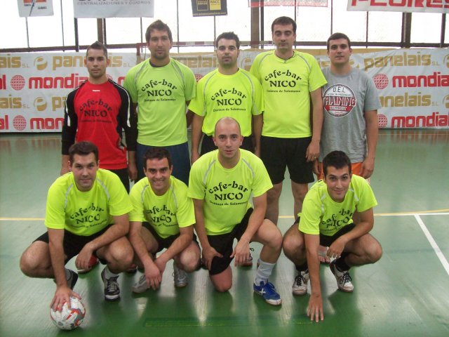 Foto del Equipo de Fútbol Sala: BAR NICO DOINOS DE SALAMANCA