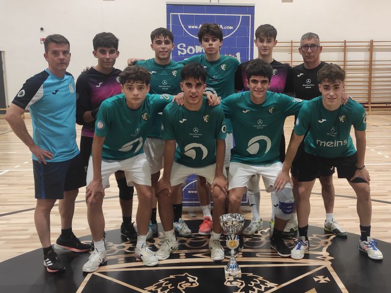 📌 El conjunto verde se proclam campen tras una fase impecable y una final en la que derrot 2-5 a El Saln del Caf FS Salamanca en el pabelln Lazarillo.